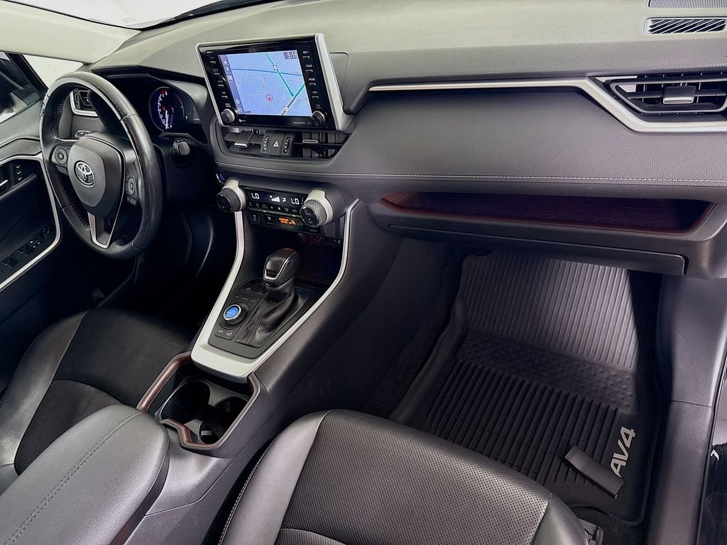 Used 2019 Midnight Black Metallic Toyota Limited image 31