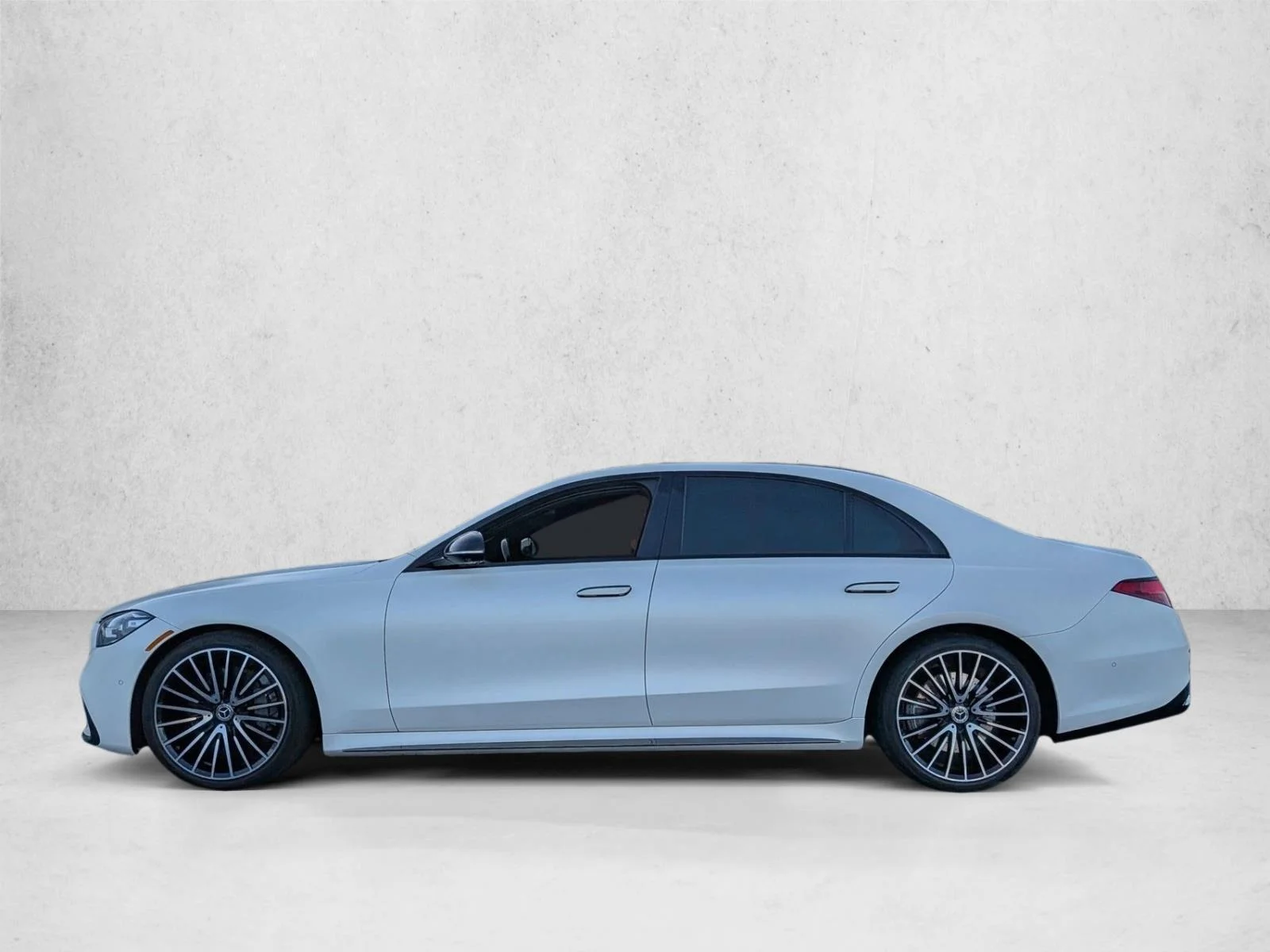 Used 2023 Manufaktur Cashmere White Magno Mercedes-Benz S 580 image 9