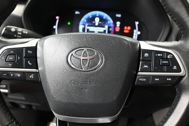 Used 2024  Toyota XLE image 18