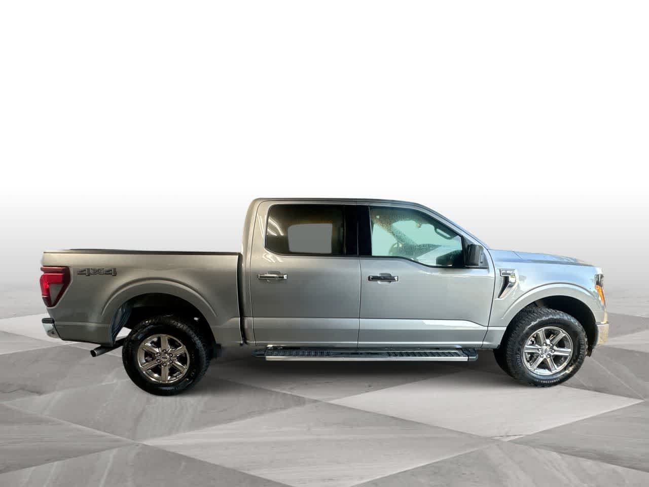 Used 2025 Iconic Silver Metallic Ford XLT image 9