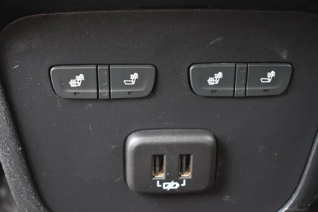 Used 2020 Silver Chevrolet Premier image 17