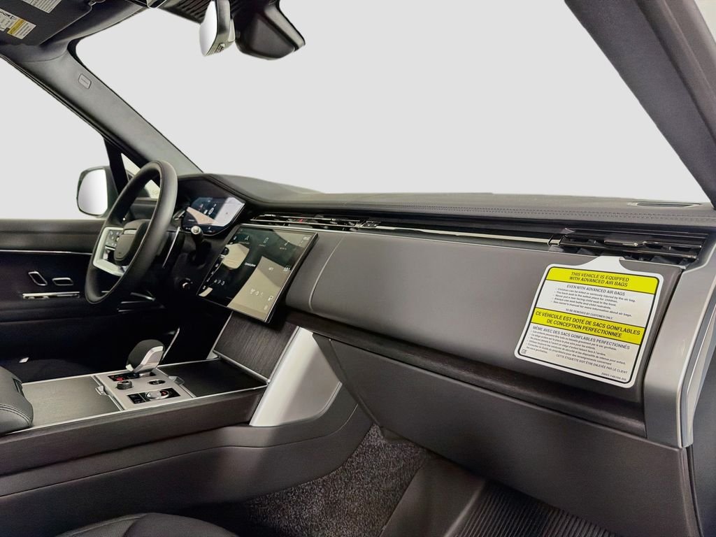 New 2027 Fuji White Land Rover SE image 31