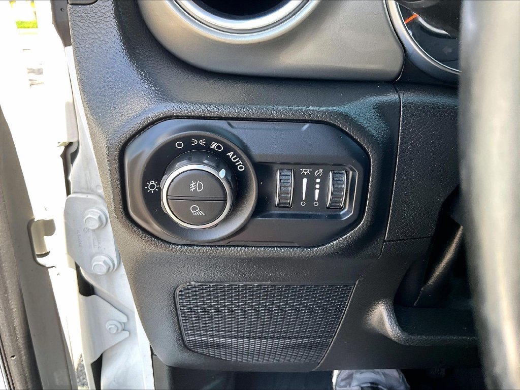 Used 2022 Bright White Clearcoat Jeep Overland image 26