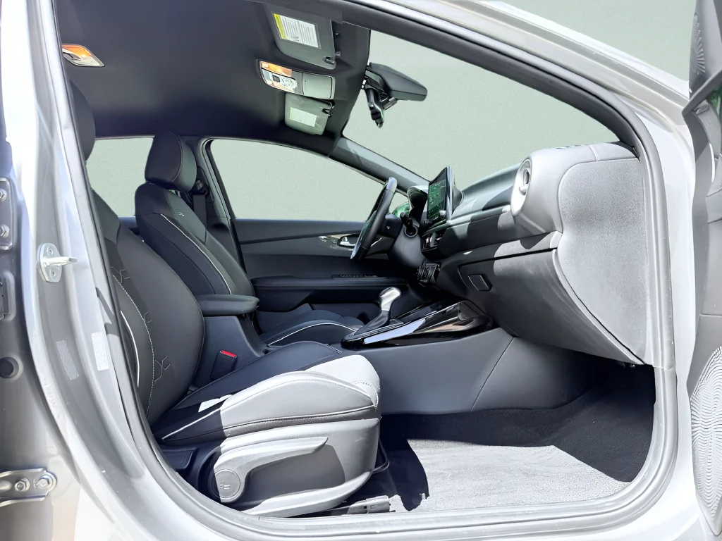 Used 2022 Gray Kia GT-Line image 33