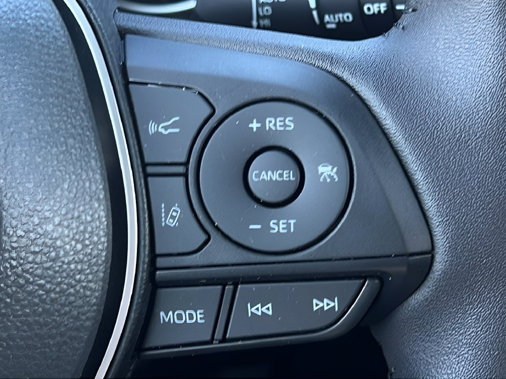 Used 2023 Wind Chill Pear Toyota Hybrid SE image 21