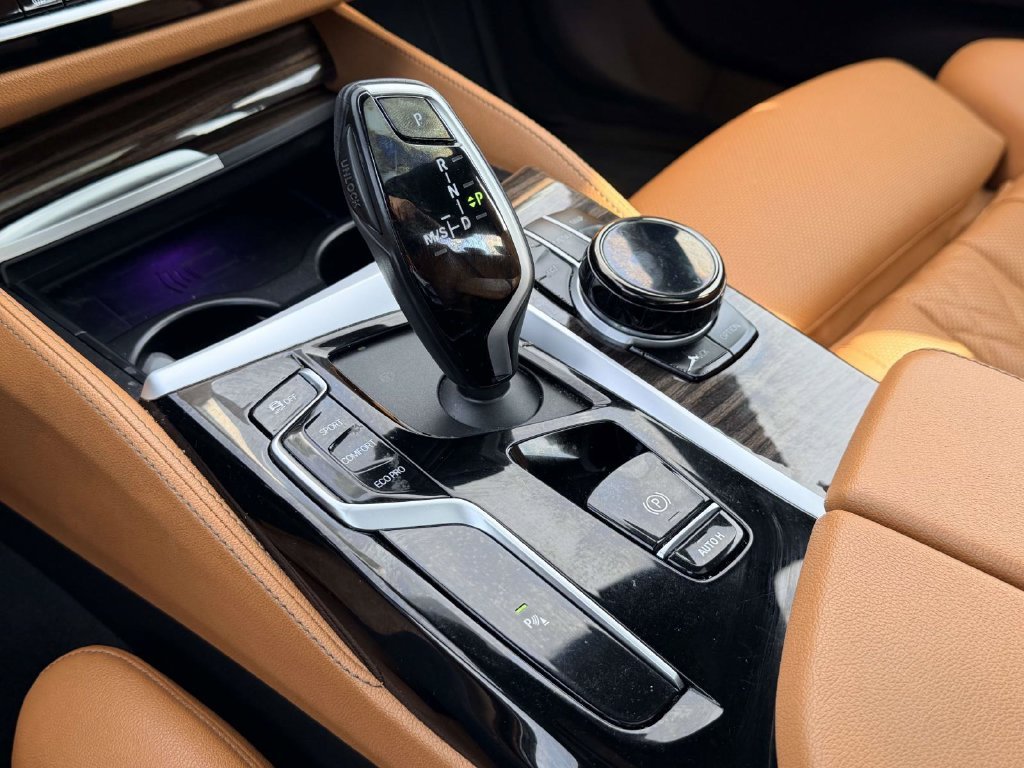 Used 2022 Black BMW 540i image 21