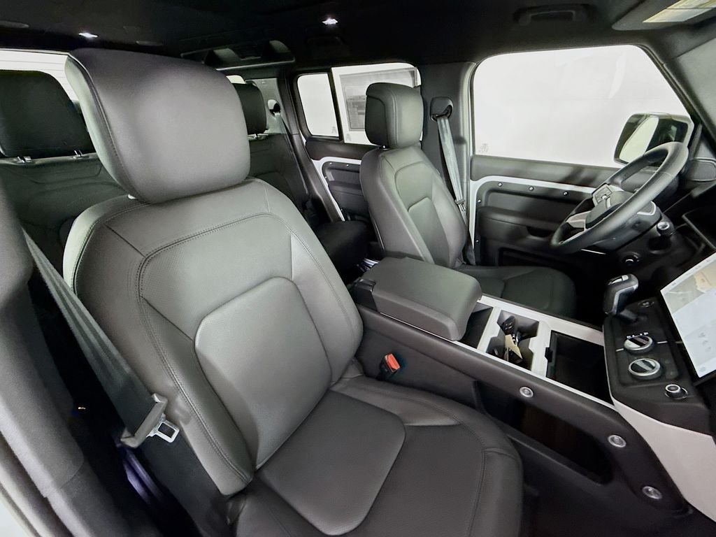 New 2026 Fuji White LAND ROVER X-Dynamic SE image 28