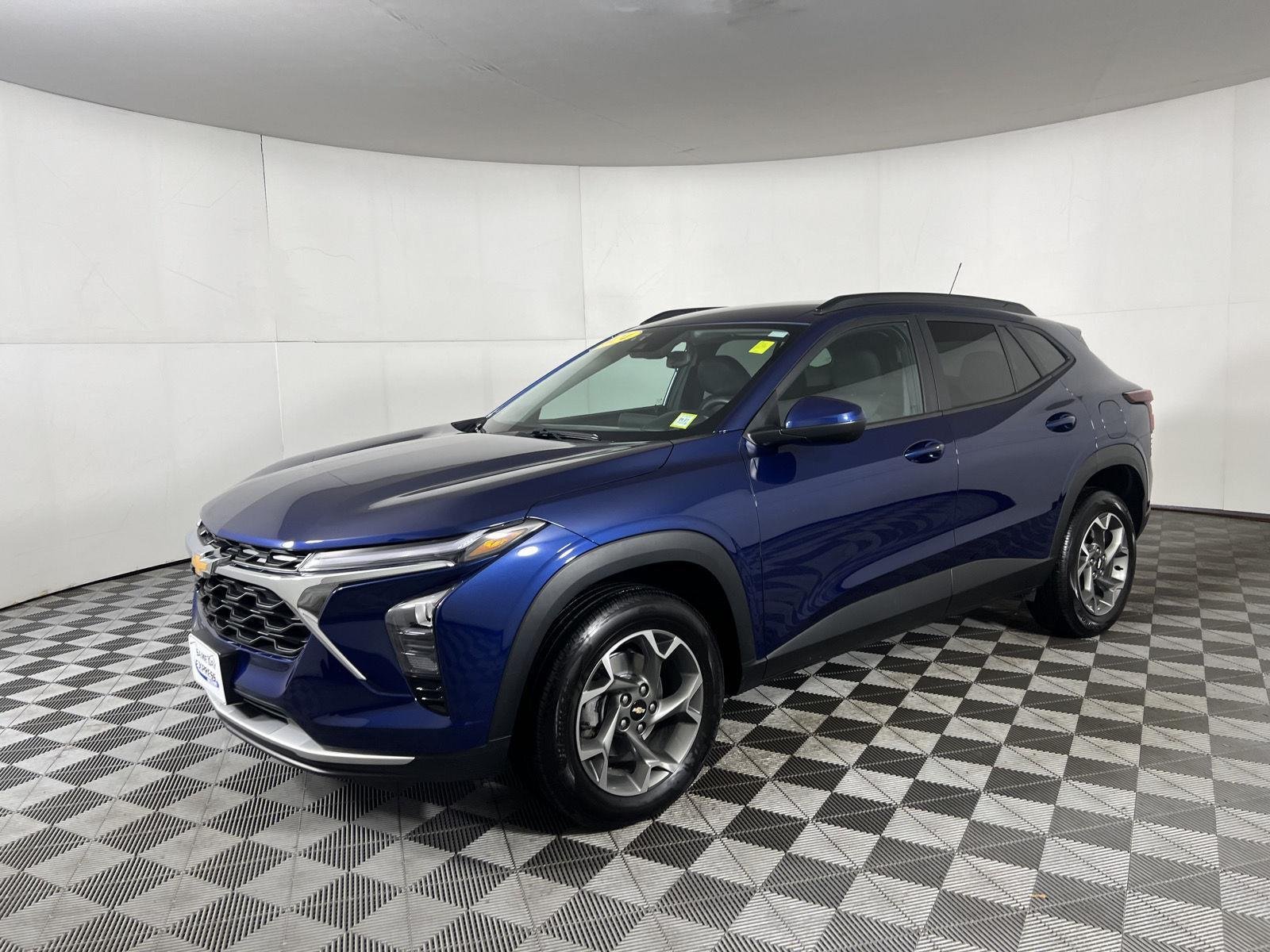Used 2024 Blue Glow Metallic Chevrolet LT image 20
