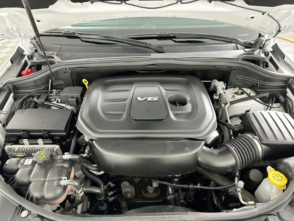 Used 2018 Bright White Clearcoat Jeep High Altitude image 29