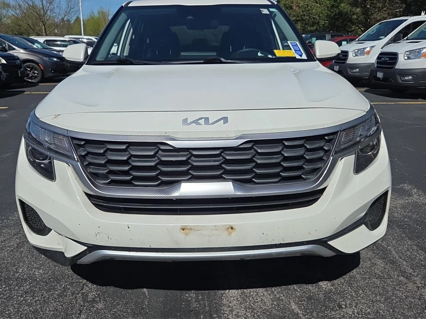 Used 2022 Snow White Pearl Kia LX image 7