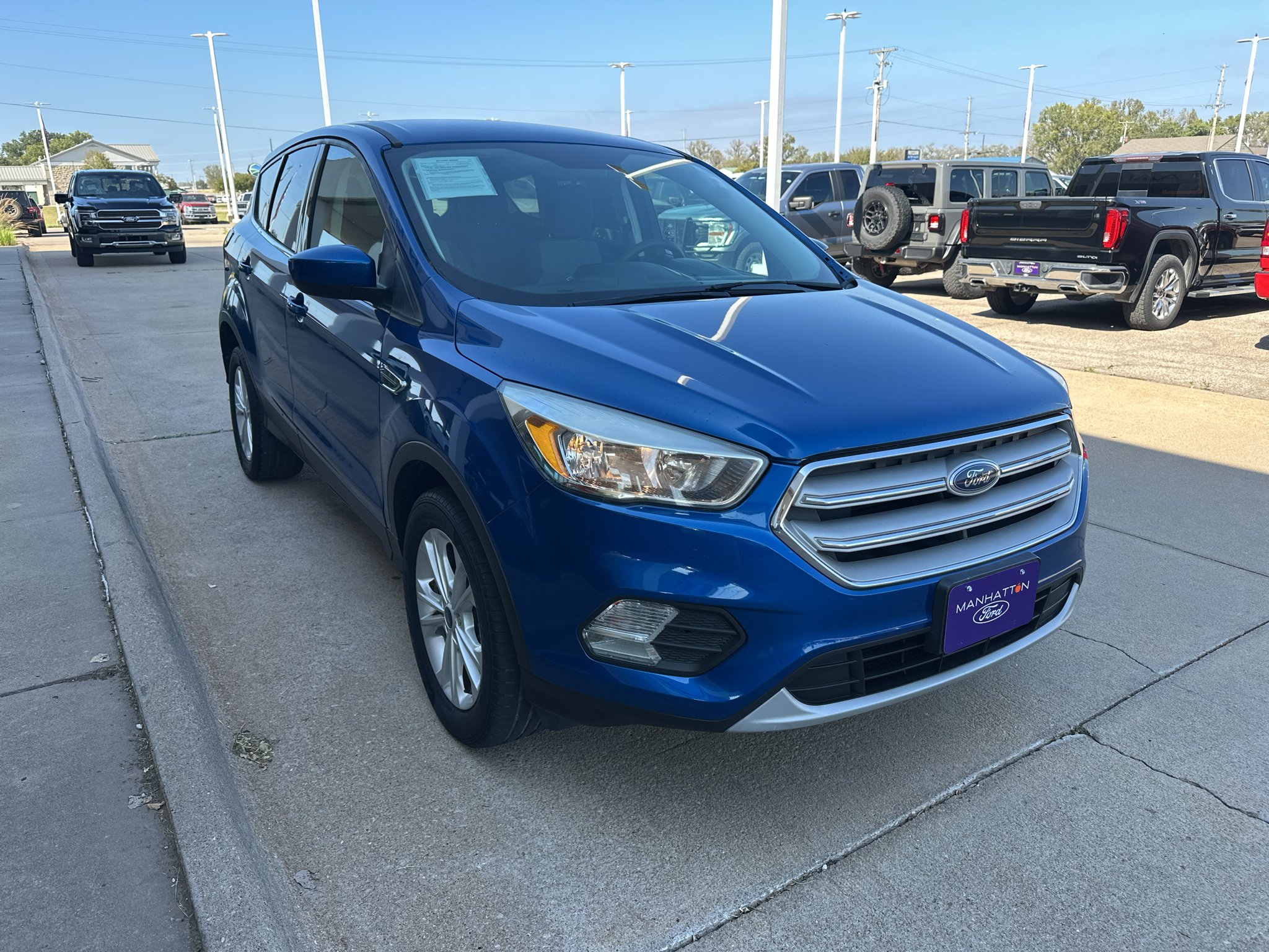 Used 2019 Lightning Blue Metallic Ford SE image 8