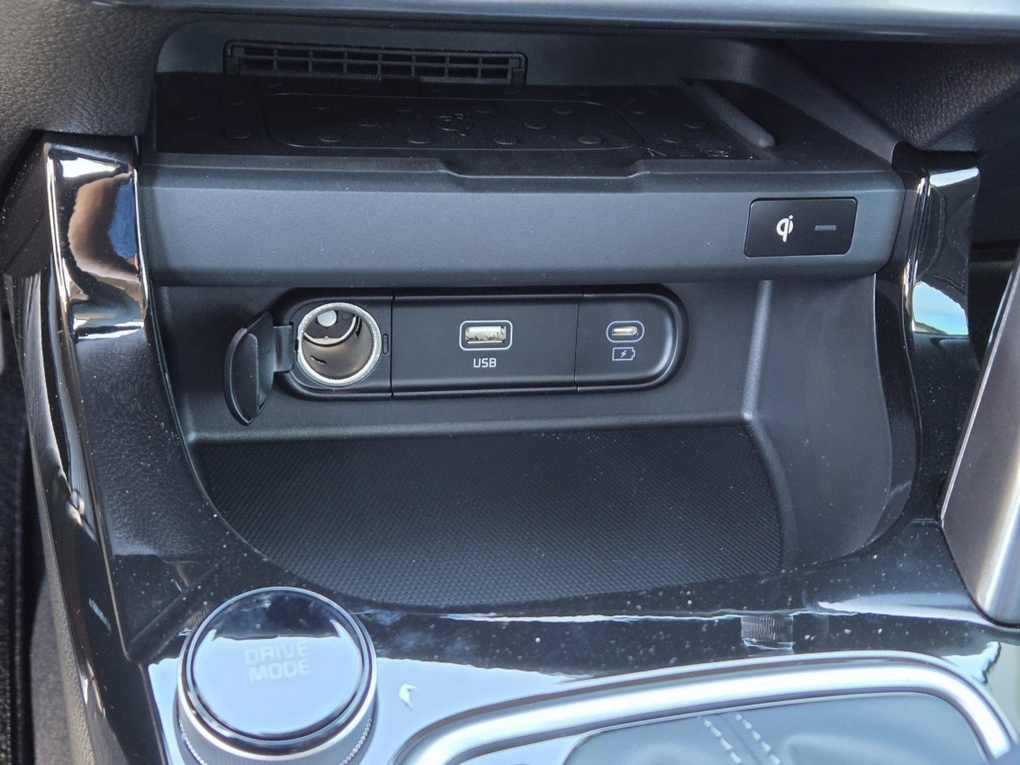 New 2026 Snow White Pearl Kia EX image 29