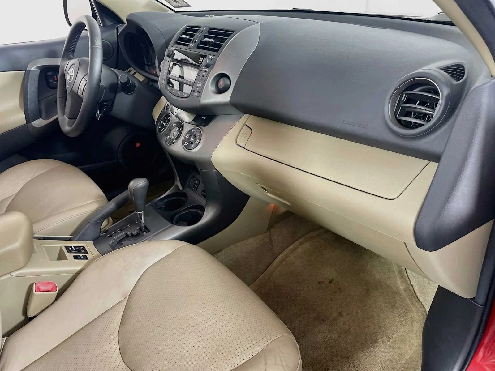 Used 2011 Barcelona Red Metallic Toyota Ltd image 26