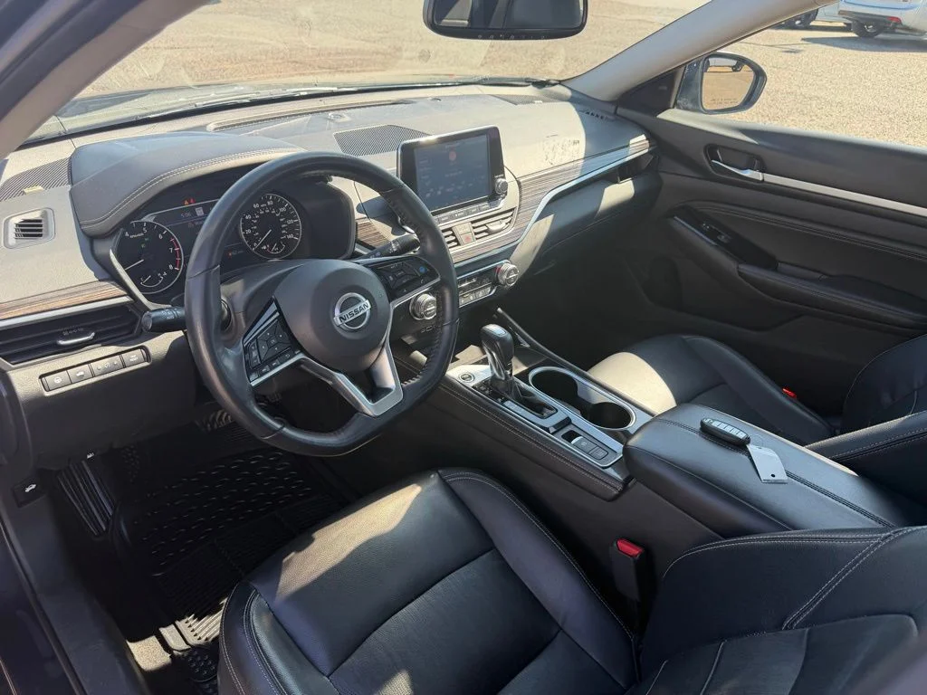 Used 2020 Blue Nissan 2.5 SL image 25