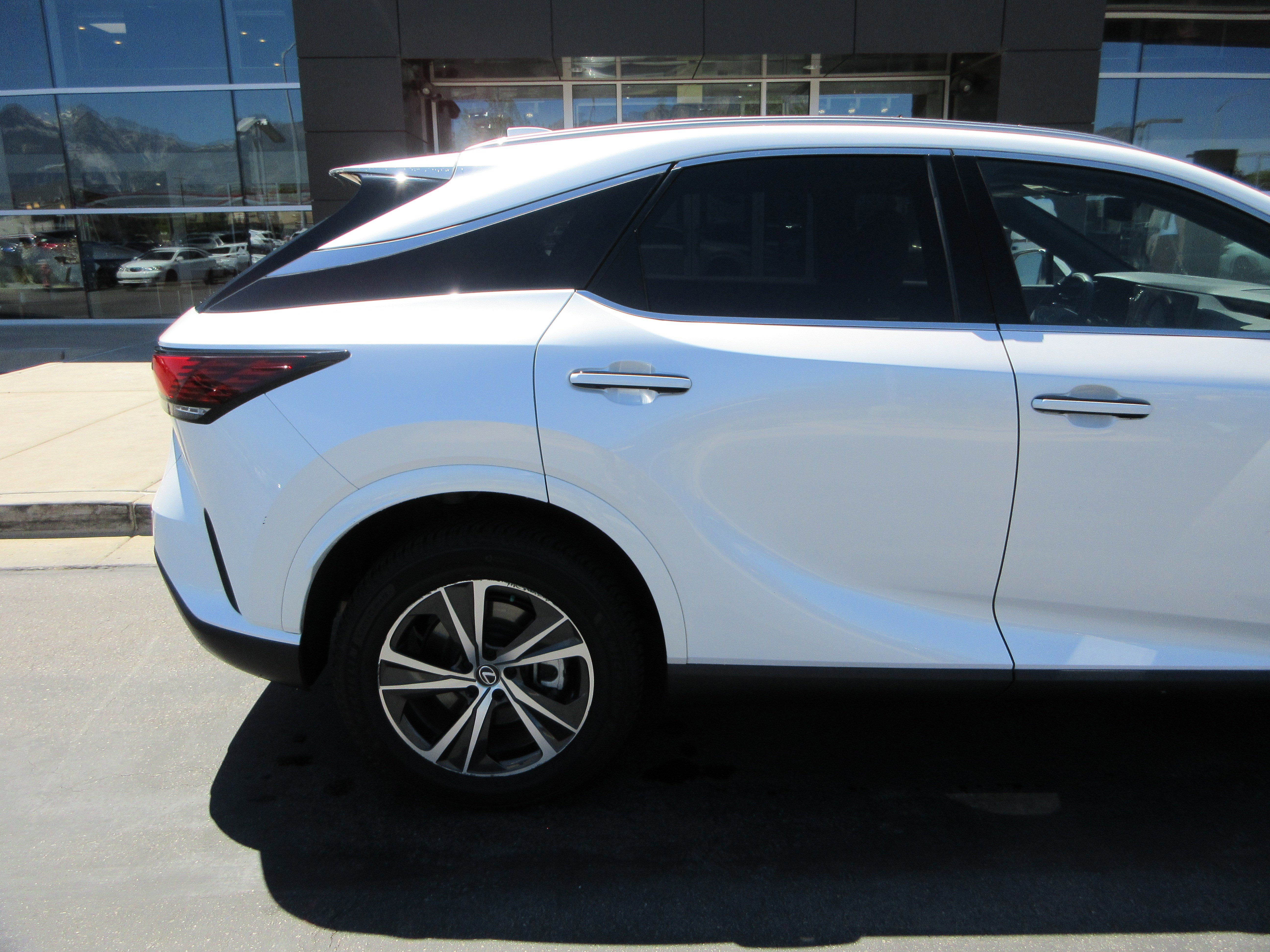 Certified Used 2023 EMINENT WHITE PEARL Lexus 350h Premium image 10