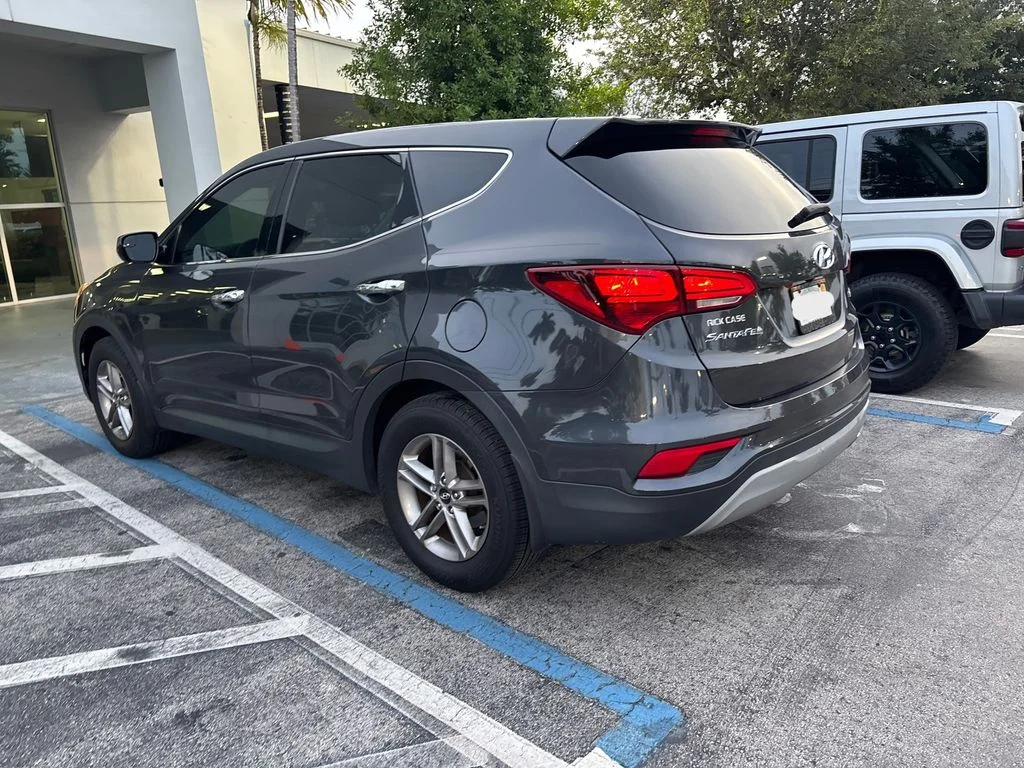 Used 2018 Gray Hyundai 2.4 Base image 4