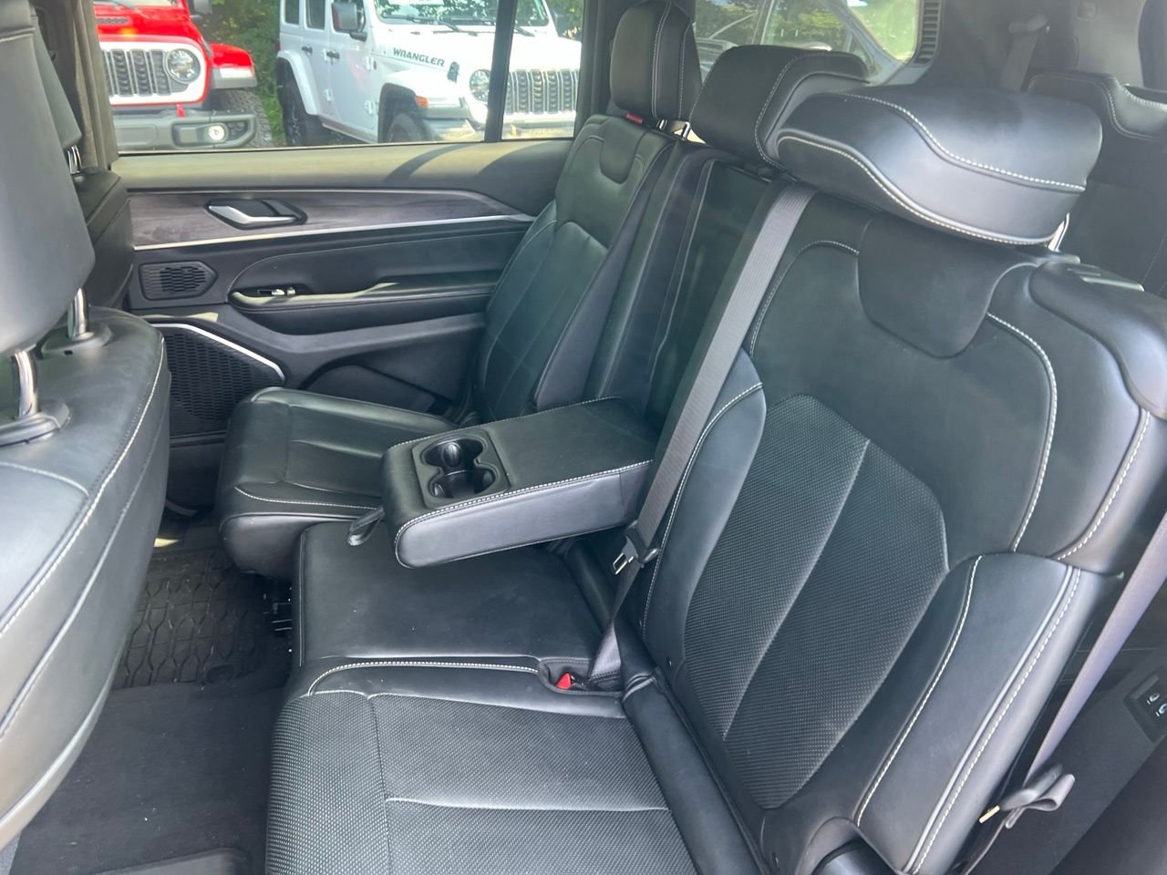 Used 2023 Black Jeep Overland image 27