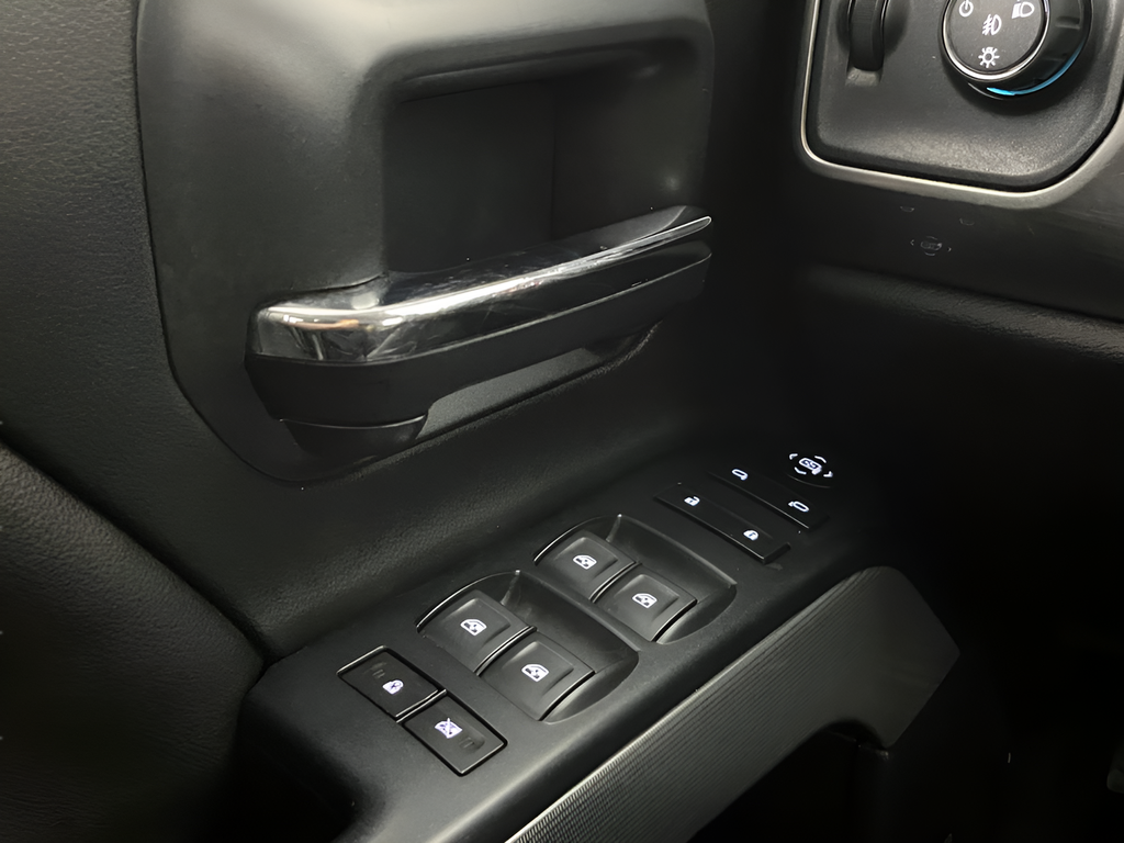 2018 Chevrolet Silverado 1500 LT - Photo 23