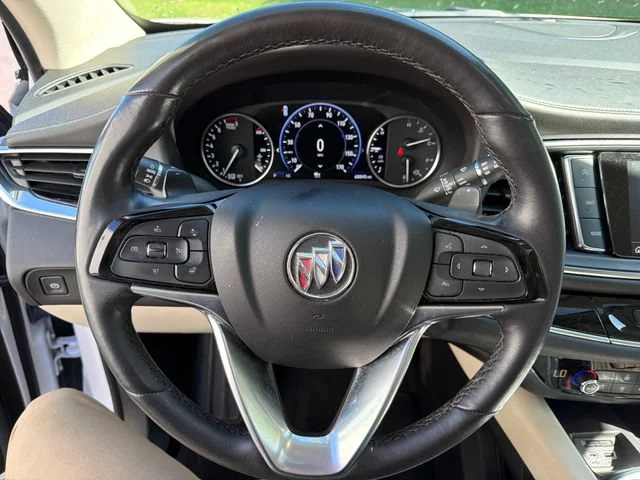 Used 2023 WHITE FROST TRICOAT Buick Avenir image 18