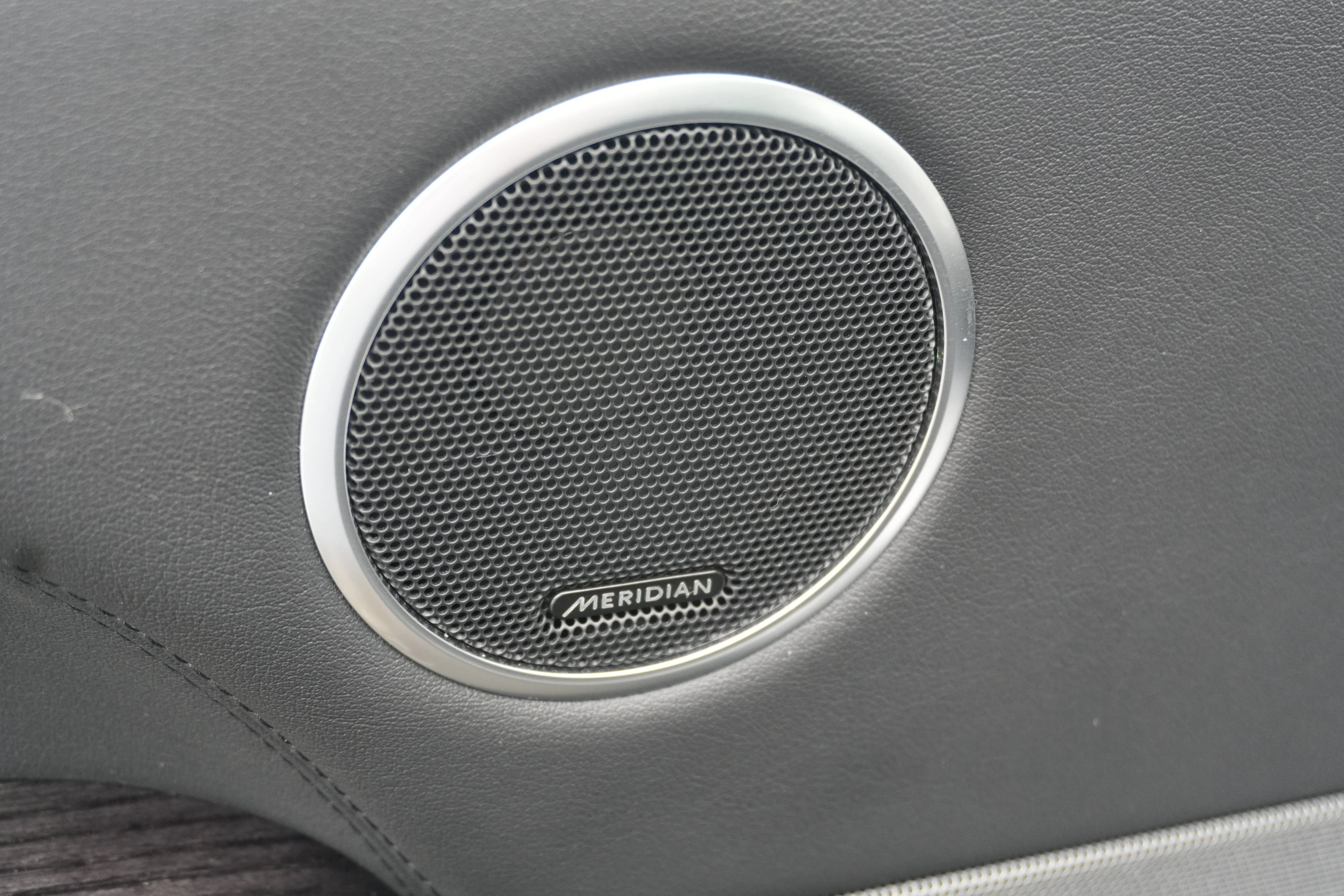 Used 2022 Eiger Grey Metallic Land Rover HSE Silver Edition image 19