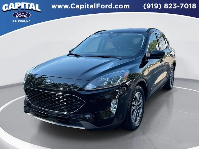 Used 2022 Black Ford SEL image 1