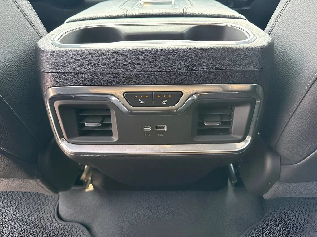 Used 2022 White Frost Tricoat GMC Denali image 14