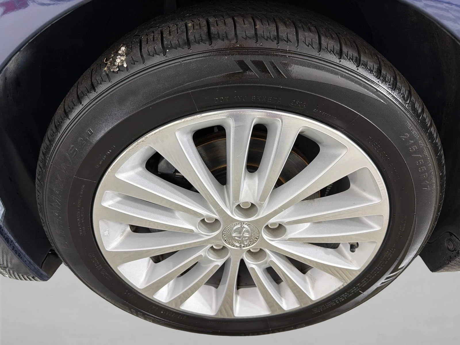 Used 2015 White Toyota XLE Touring image 13