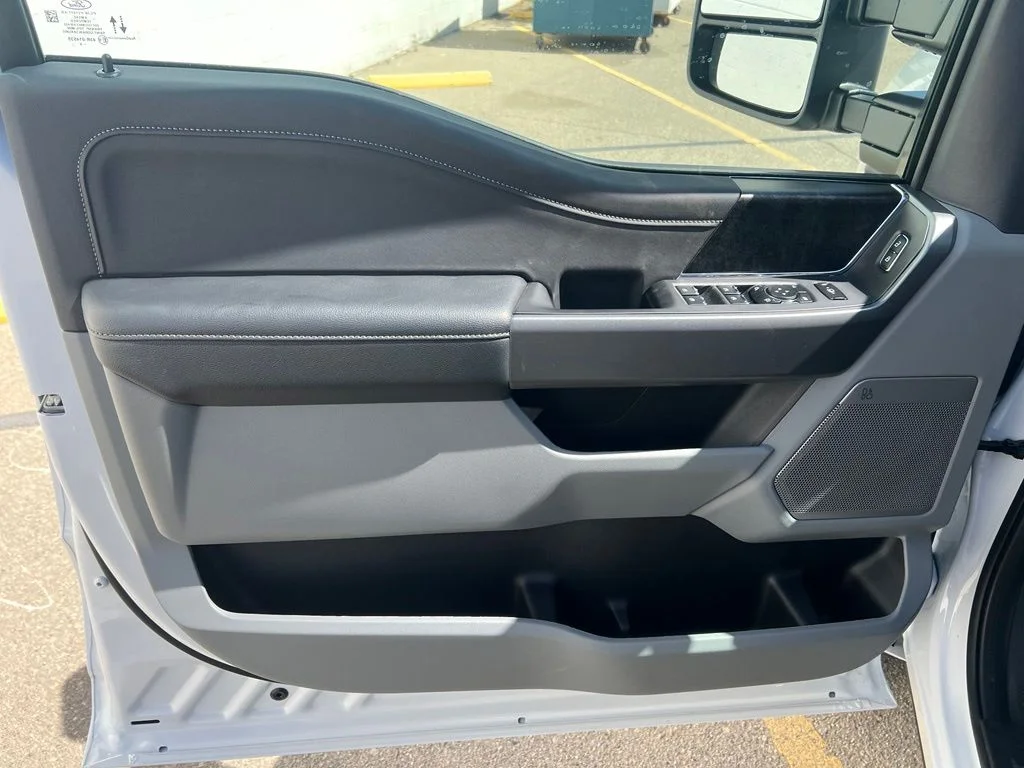 New 2026 Oxford White Ford F-250® XLT image 9