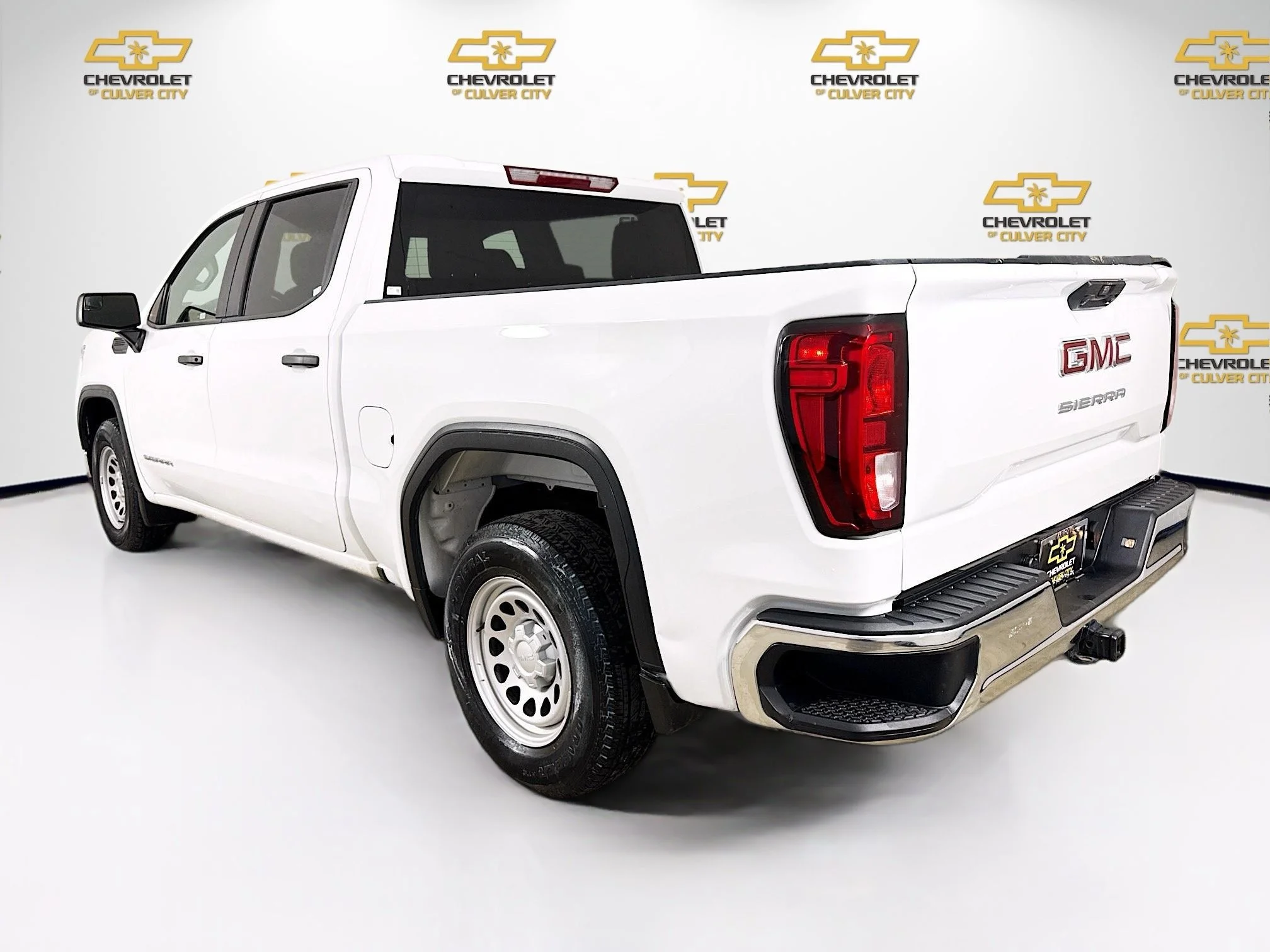 Used 2024 Summit White GMC Pro image 6