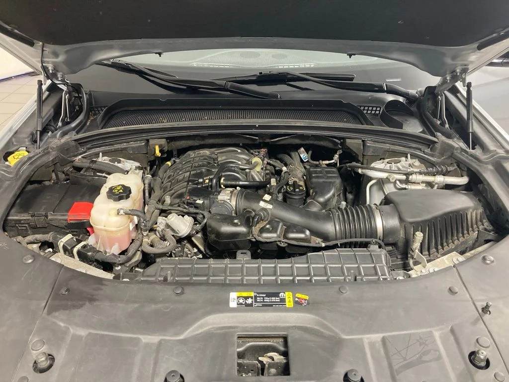 Used 2022 Silver Jeep Limited image 27
