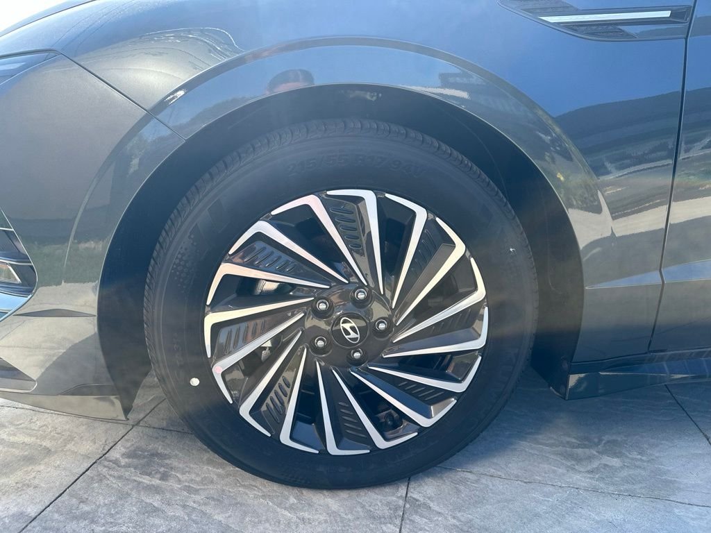 New 2026 Gray Hyundai SEL image 8