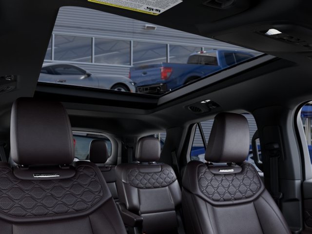 New 2027 Star White Metallic Tri-Coat Ford Platinum image 22