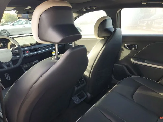 2025 Kia K4 GT-Line Turbo - Photo 25