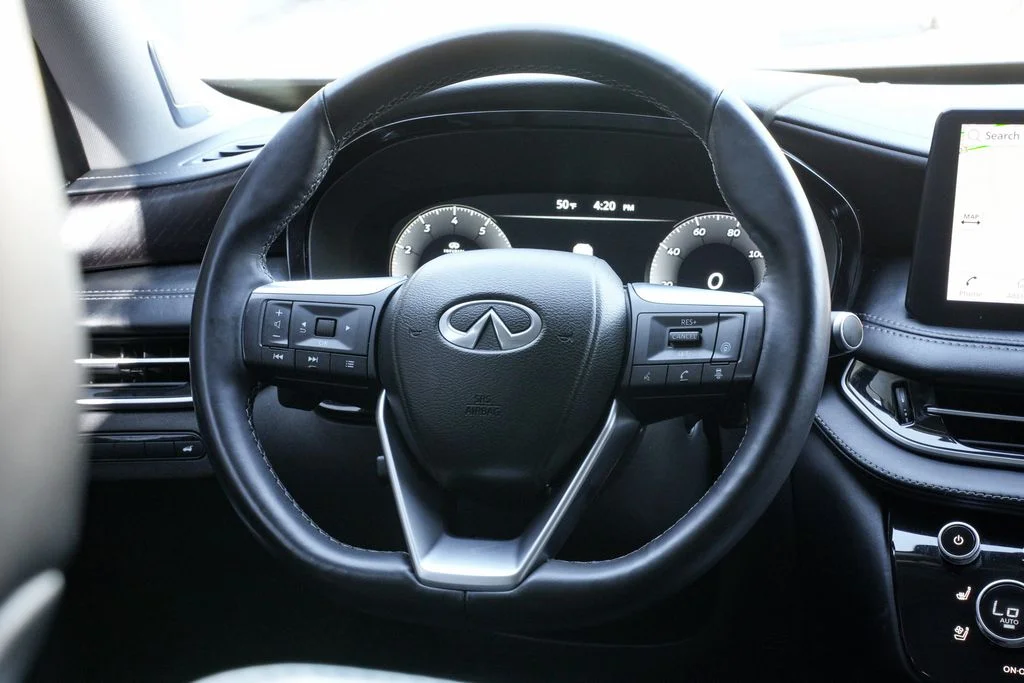 Used 2023 Black INFINITI Sensory image 21
