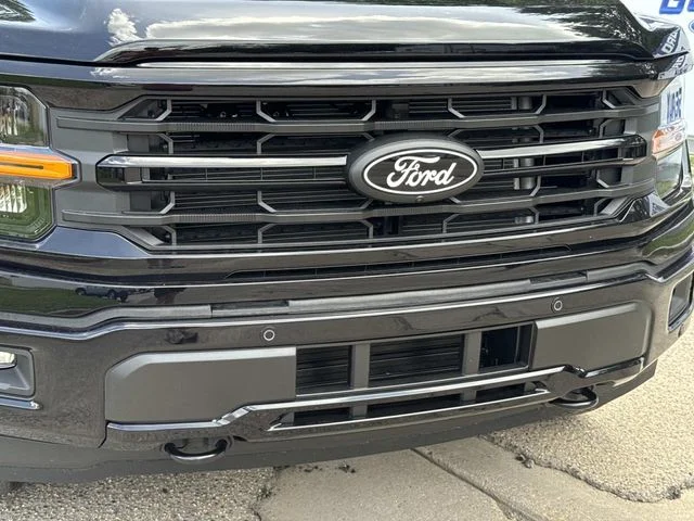New 2026 Agate Black Metallic Ford XLT image 3