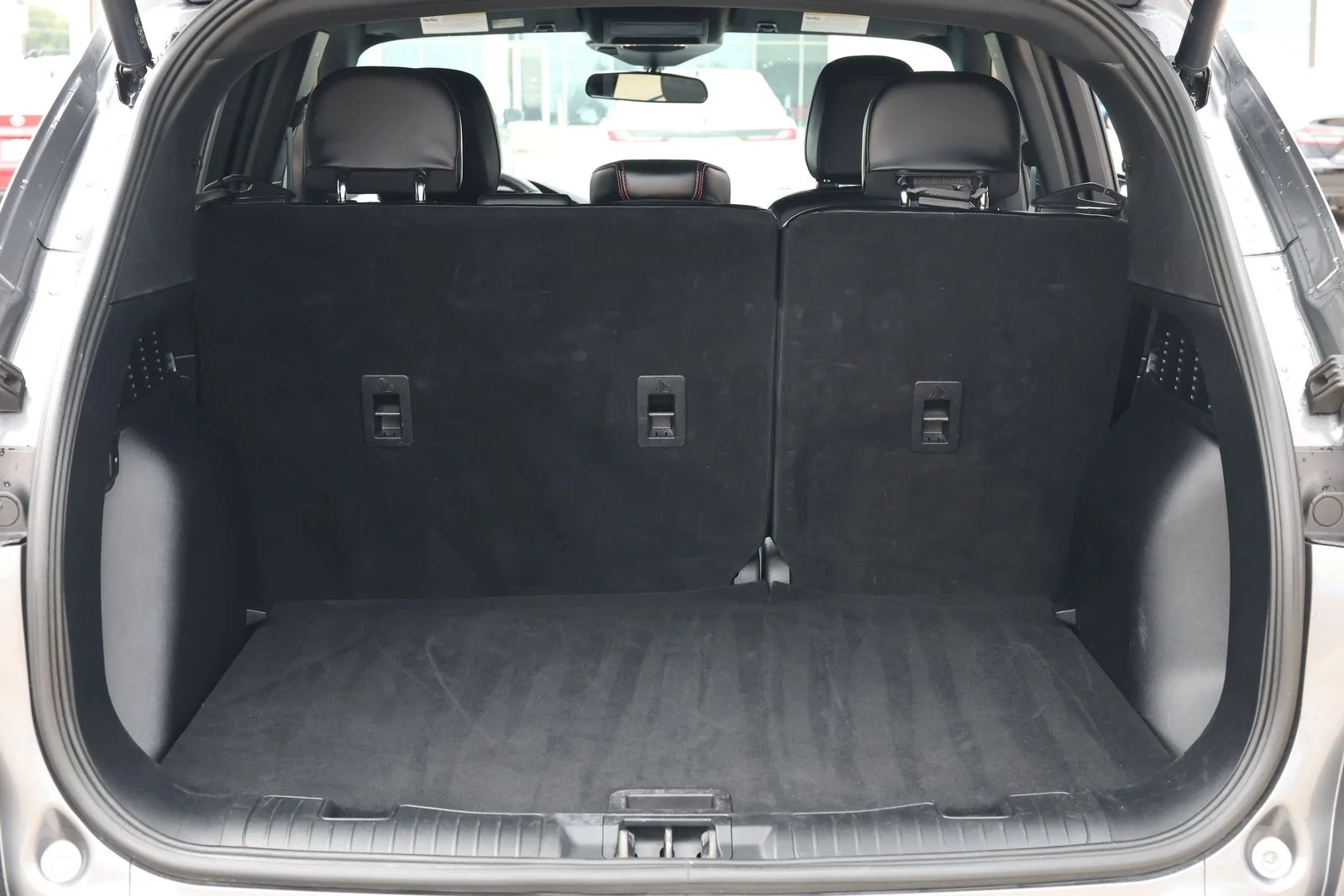 Used 2024 Gray Ford ST-Line image 32