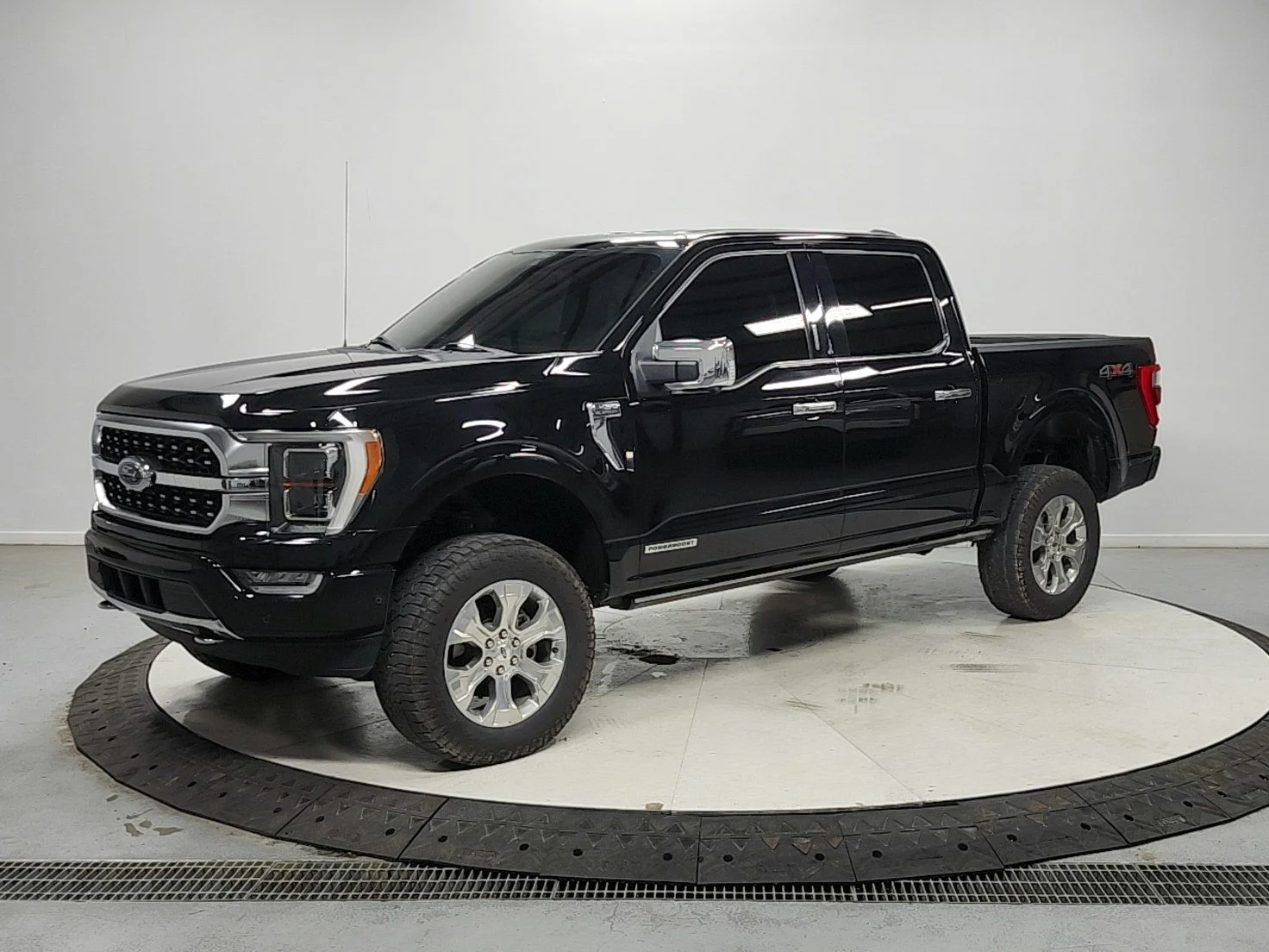Used 2021 Black Ford Platinum image 3