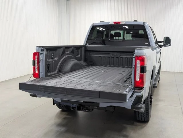 New 2026 Glacier Gray Metallic Tri-Coat Ford F-250® Lariat® image 63