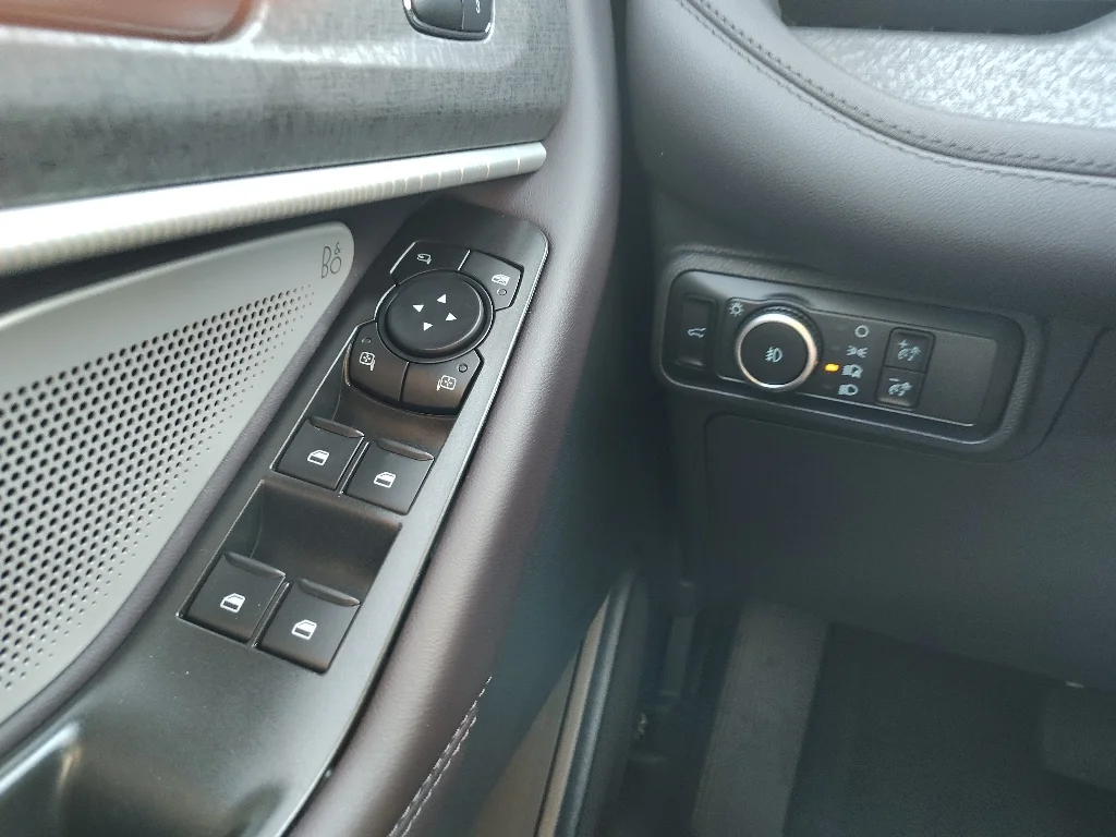 New 2027 Vapor Blue Metallic Ford Platinum™ image 15