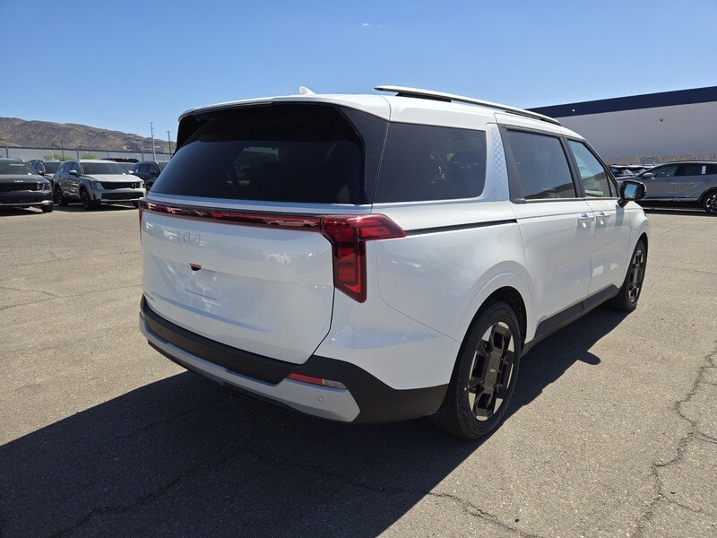 New 2026 Snow White Pearl Kia EX image 3