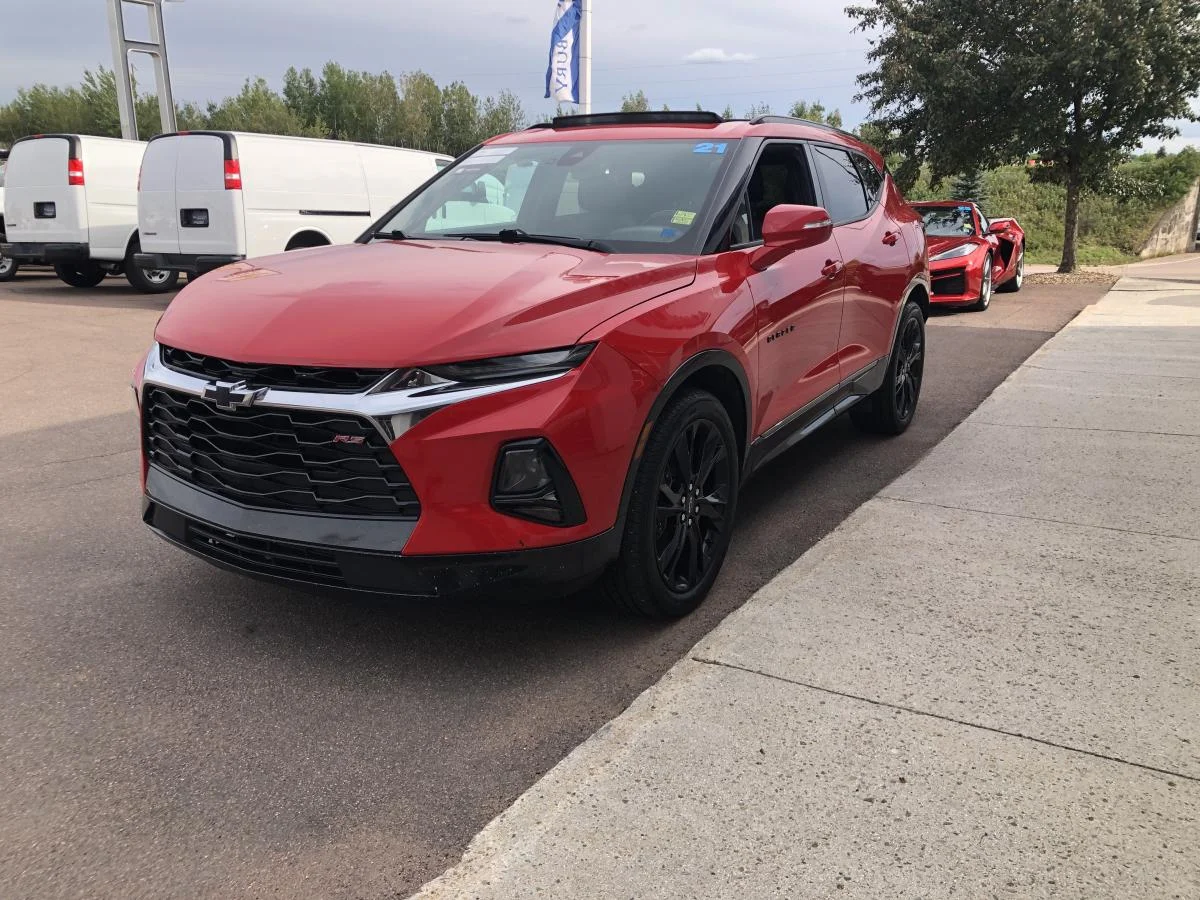 Used 2021 Red Chevrolet AWD 4dr RS image 5
