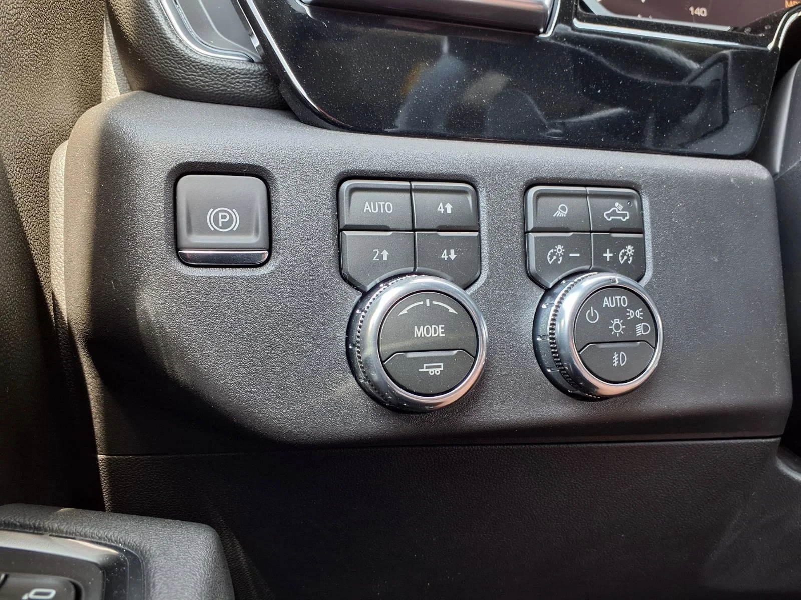 2026 GMC Sierra 1500 SLT - Photo 14