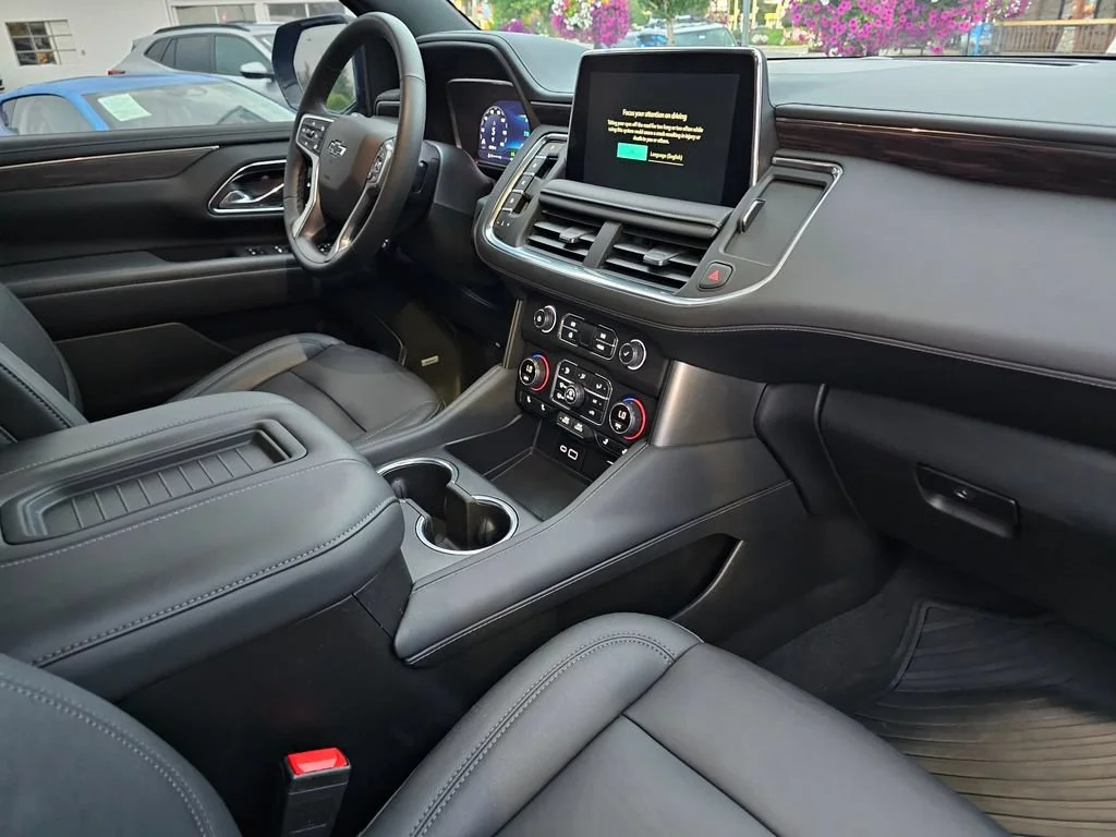 Used 2023 Black Chevrolet Z71 image 13