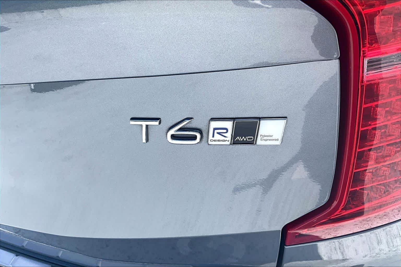 Used 2019 Osmium Grey Metallic Volvo R-Design image 10