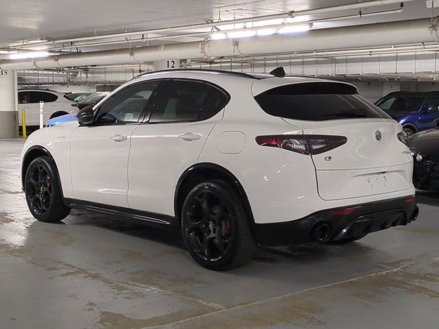 New 2026 Milano White Exterior Paint Alfa Romeo Veloce image 5