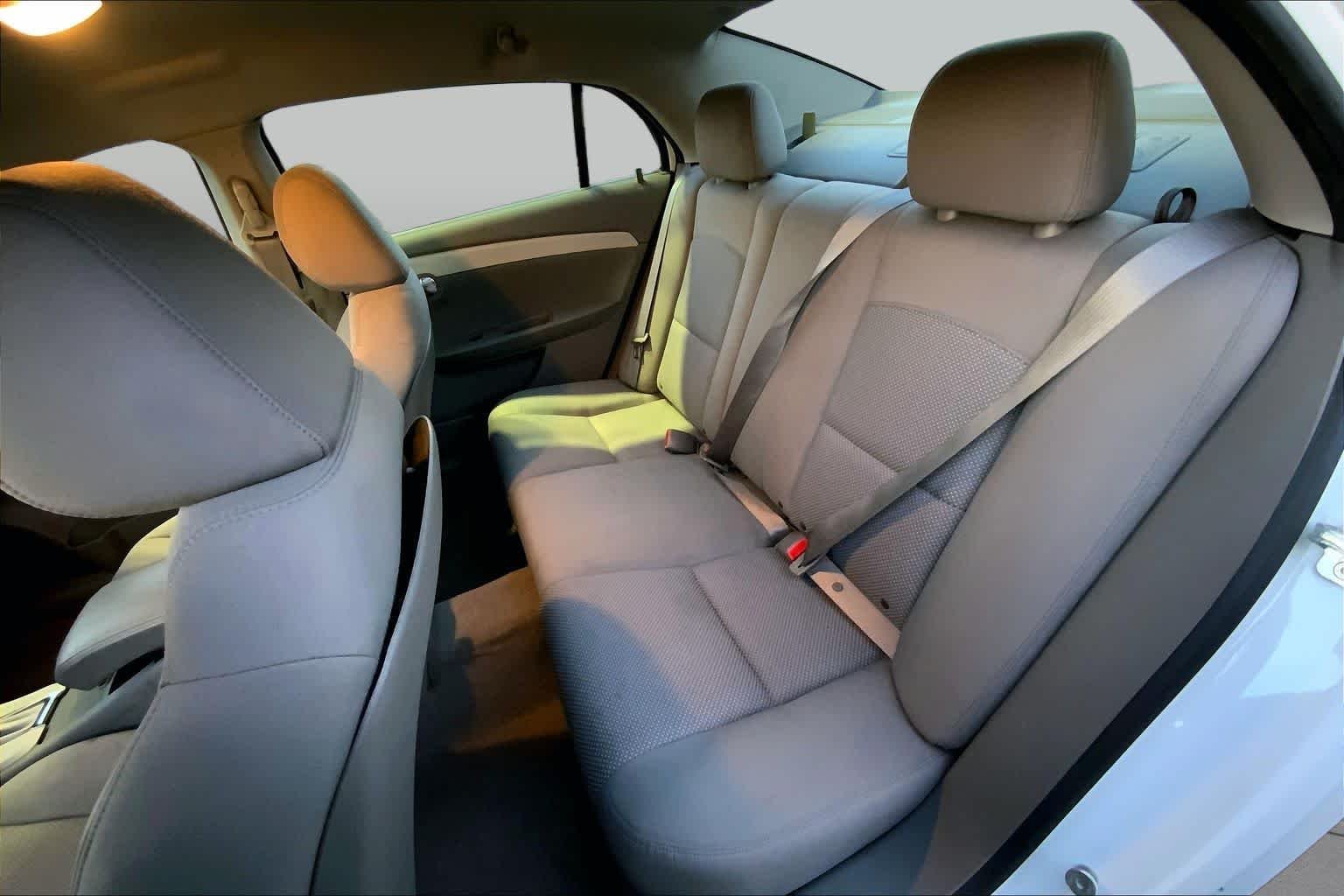 Used 2012 Summit White Chevrolet LS w/1FL image 17
