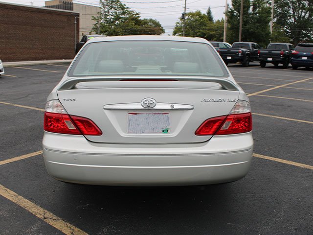 Used 2003 Lunar Mist Metallic Toyota XLS image 6