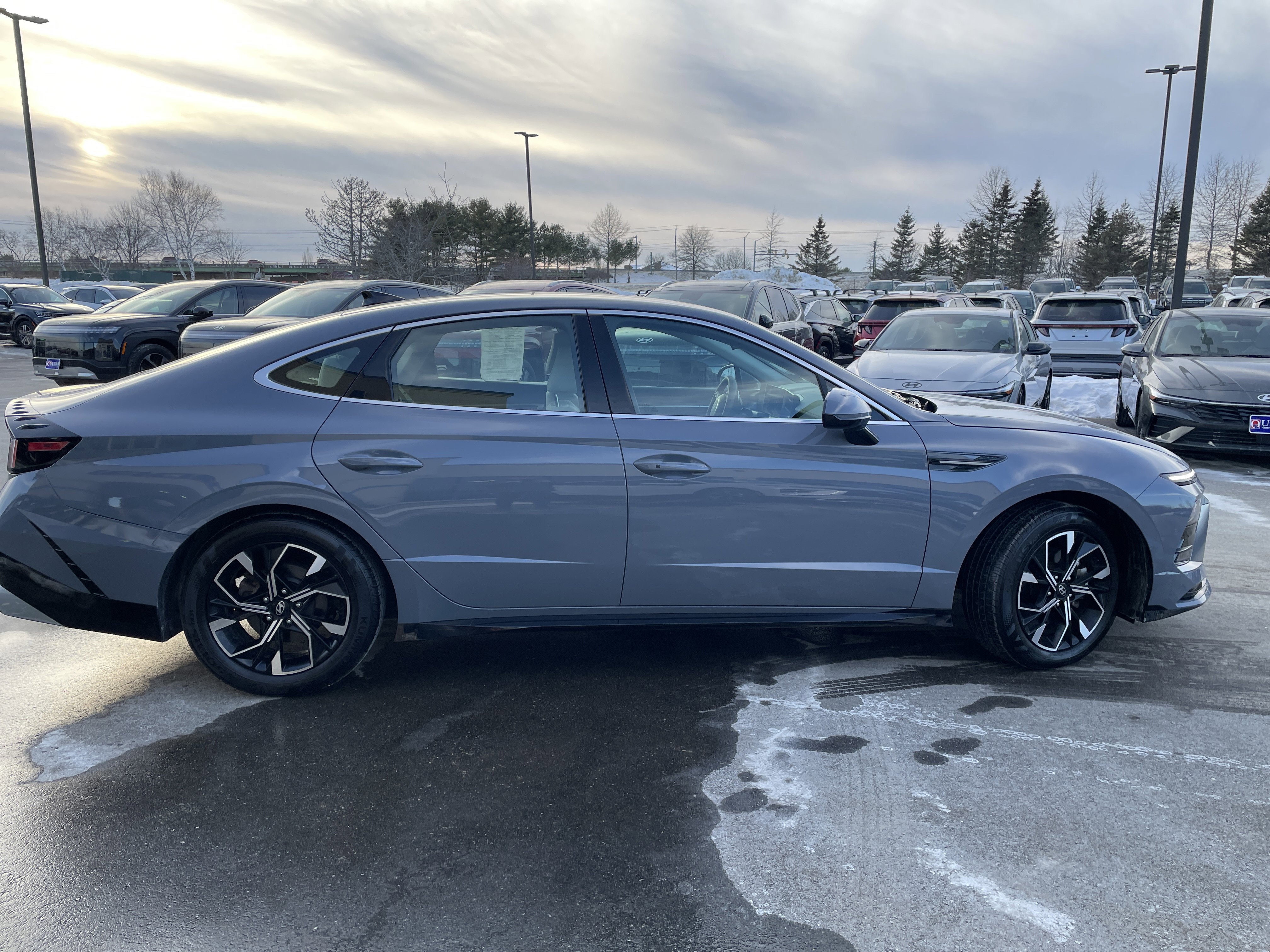 Used 2024 Transmission Blue Hyundai SEL image 6