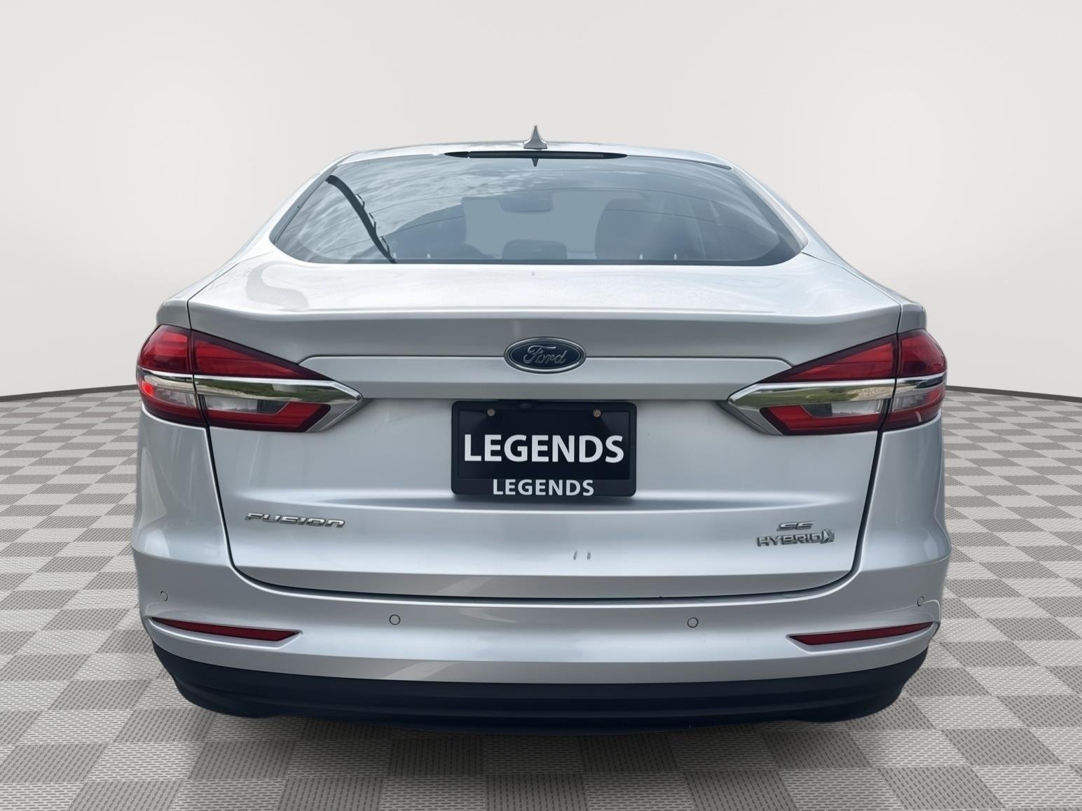 Used 2019 Ingot Silver Ford SE image 11
