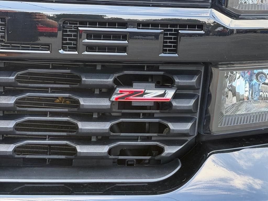 Used 2021 White Chevrolet Custom Trail Boss image 18